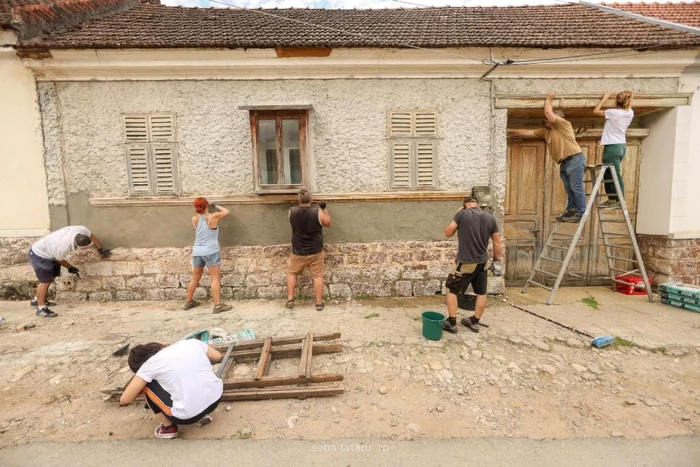 Color the Village, un proiect de voluntariat inedit FOTO Acasă în Banat