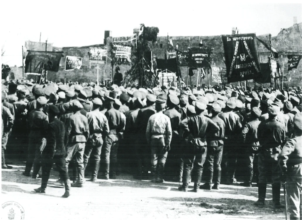 Manifestatie a soldatilor rusi pe frontul din Moldova jpg jpeg
