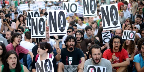 Tinerii spanioli s-au adunat pe străzile Madridului pentru a spune ”Nu!” tăierilor din Educație