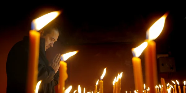Ruga in memoria victimelor de la Timisoara FOTO EPA-EFE