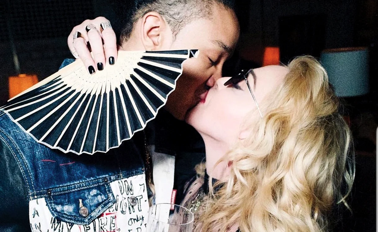Madonna nu a precizat dacă și iubitul ei de 26 de ani, Ahlamalik Williams, s-a imunizat tot atunci