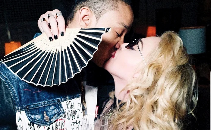 Madonna nu a precizat dacă și iubitul ei de 26 de ani, Ahlamalik Williams, s-a imunizat tot atunci