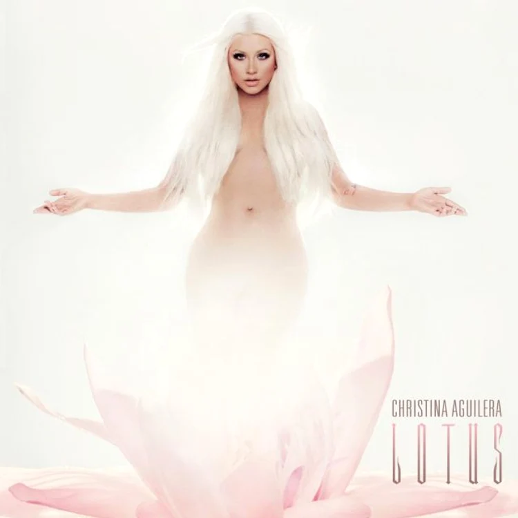 
    Christina Aguilera, goală pe coperta noului ei album  
