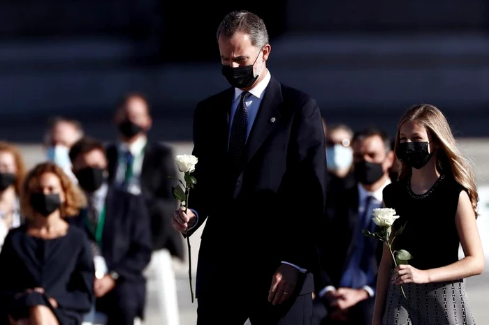 Regele Felipe al VI-lea aducând omagii victimelor noului coronavirus FOTO EPA-EFE