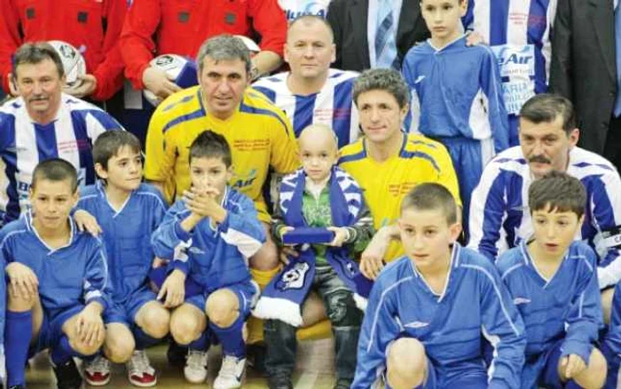 Hagi şi Popescu au participat la multe meciuri caritabile
