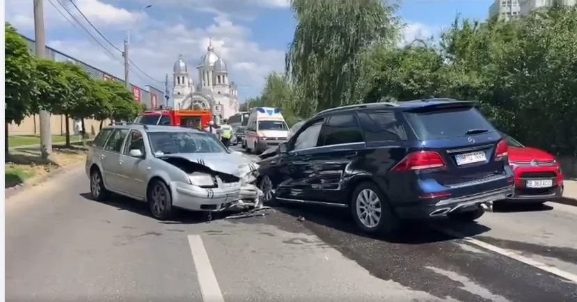 Fosta șefă Poliției Maramureș, implicată într-un accident, după ce a pătruns pe contrasens. Chestorul în rezervă și alte două persoane au ajuns la spital