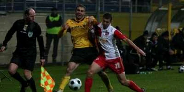 Duelul dintre Dinamo şi FC Braşov s-ar putea repeta în semifinalele Cupei României Foto: Stelian Grăjdan