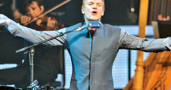 Interpretul britanic Sting vine la Bucureşti însoţit de o orchestră simfonică, alături de care va cânta hiturile sale reorchestrate  