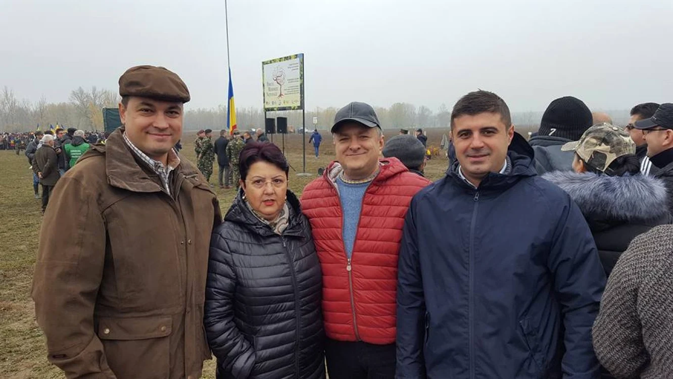 Viceprimarul Marius Iorga şi primarul Cristi Misăilă