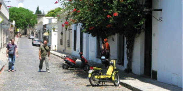 Colonia del Sacramento,  o bijuterie în miniatură