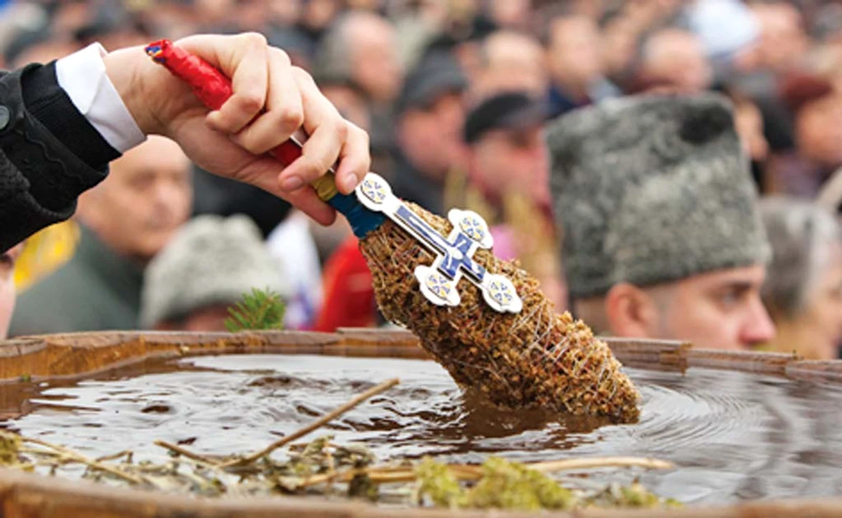 Slujba de Bobotează are loc în fiecare an, pe 6 ianuarie FOTO arhivă Adevărul