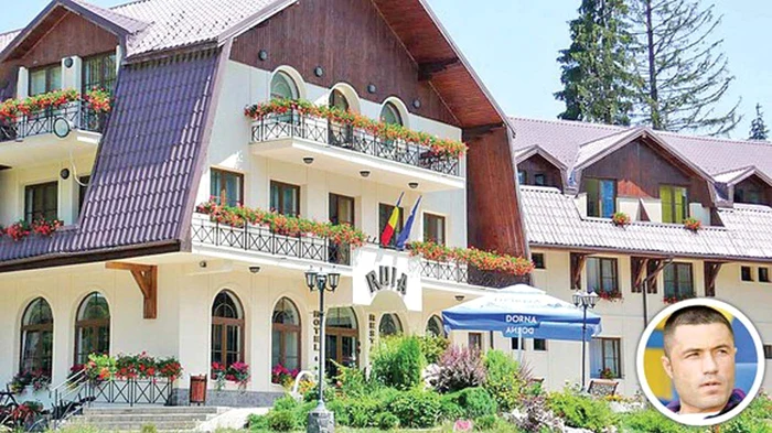 Cobra face bani frumoși din resortul aflat la munte