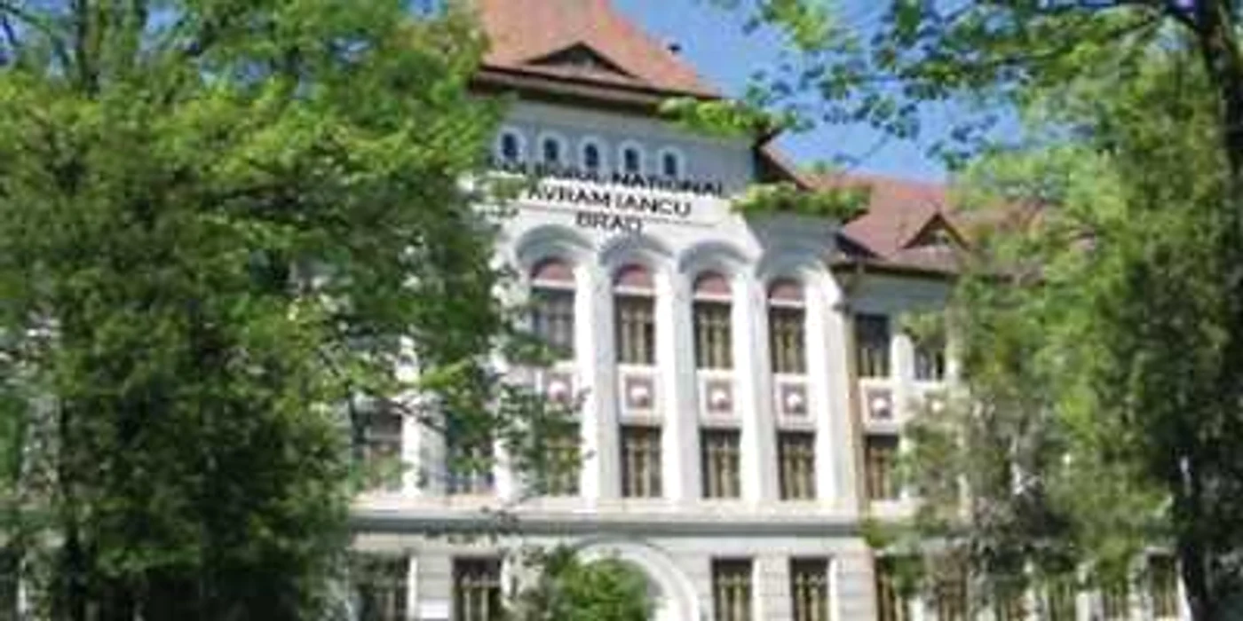 Hunedoara: Profesorul acuzat de hărţuirea sexuală a unei eleve încă predă