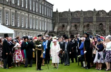 Regina Elisabeta la Palatul Holyroodhouse profimedia 0340857569 jpg