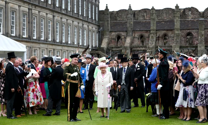 Regina Elisabeta la Palatul Holyroodhouse   profimedia 0340857569 jpg