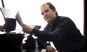 Pianistul Josu de Solaun pe scena Sălii Radio jpeg