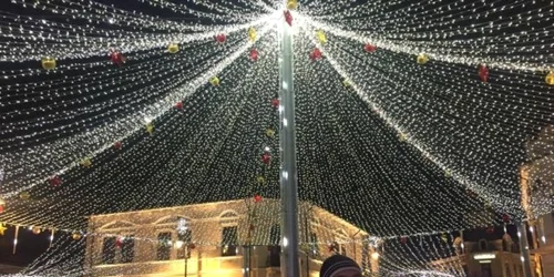 Iluminatul public festiva  fost aprins în Craiova în această seară 