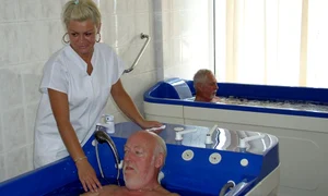 Pensionari la tratament balnear. Foto