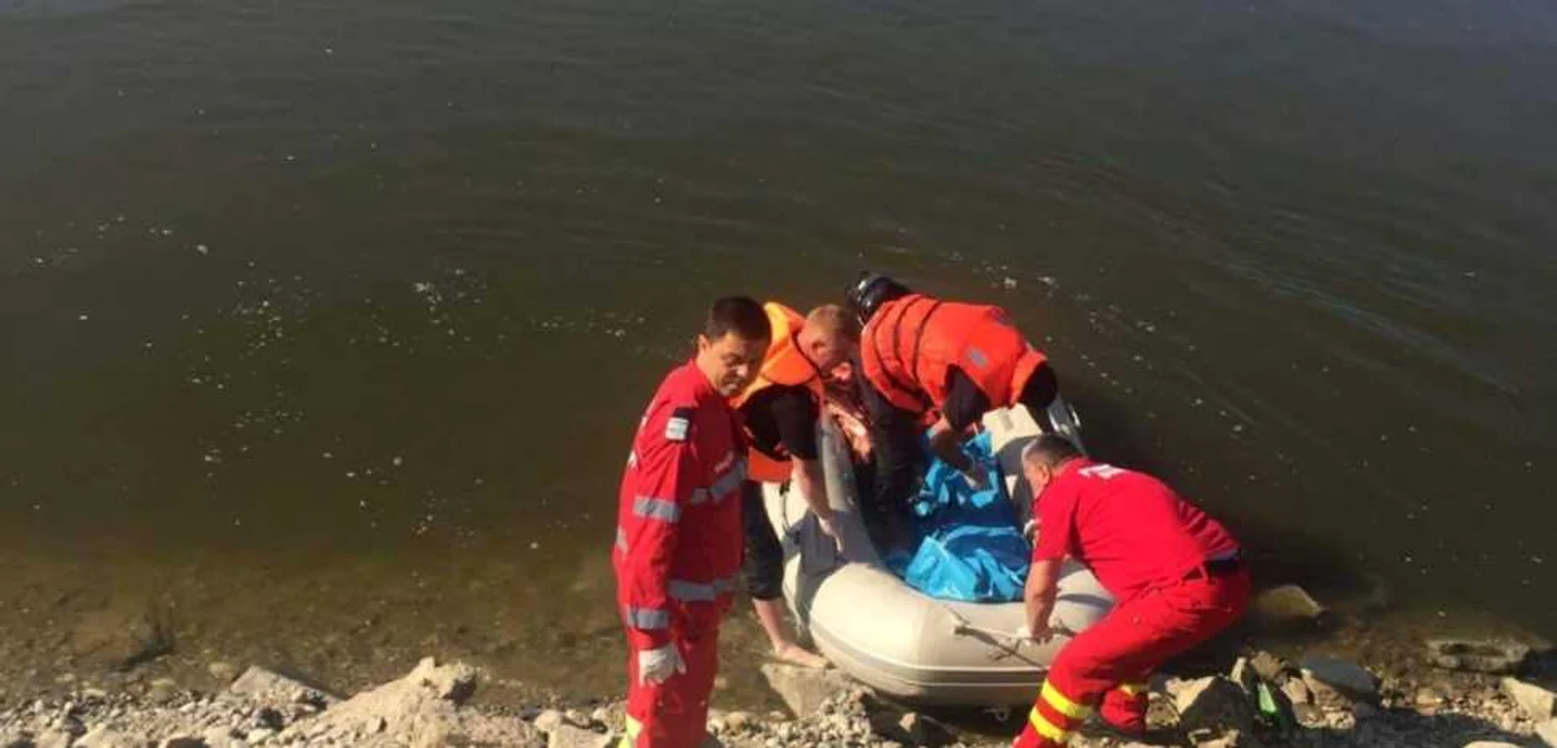 trupul fetei dispărute la scăldat a fost adus de curenţi la mal FOTO Adevărul