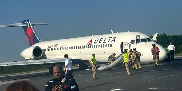 avion delta aterizare fortata foto Breaking Aviation News jfif