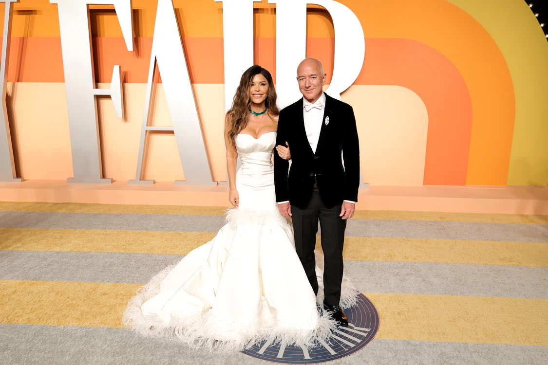 Lauren Sánchez și Jeff Bezos la petrecerea Oscarurilor Vanity Fair, GettyImages (1) jpg