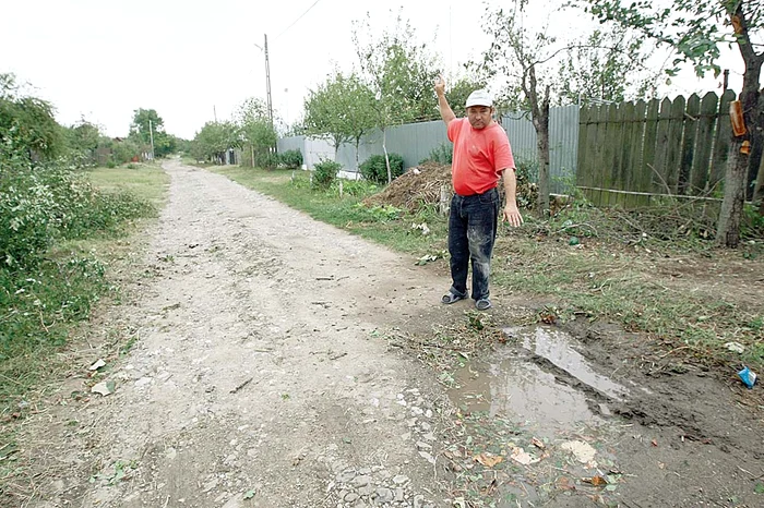 Strada este neasfaltată