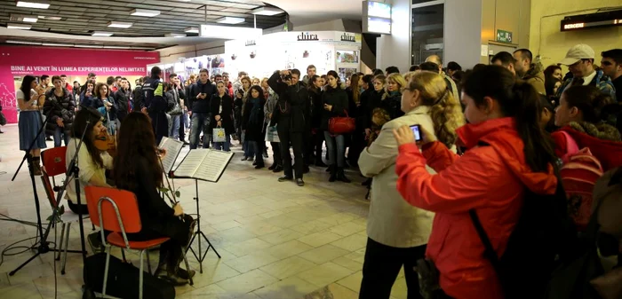 Pentru cinci zile, metroul a devenit spaţiu de concerte de muzică clasică şi balet. FOTO Florin Ghioca