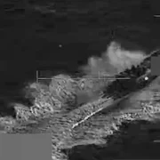 sua a atacat o barca a unor presupusi traficanti de droguri X @Southcom mp4 thumbnail png