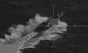 sua a atacat o barca a unor presupusi traficanti de droguri X @Southcom mp4 thumbnail png