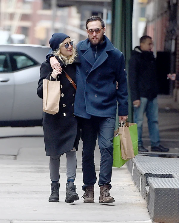 Kate Hudson and new boyfriend Danny Fujikawa hold hands in New York City jpeg