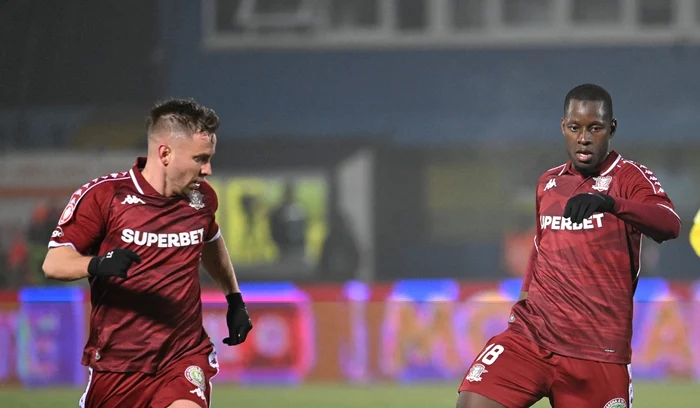 Kader Keïta (dreapta) a accidentat grav o femeie cu mașina și a fugit (FOTO: Sportpictures)