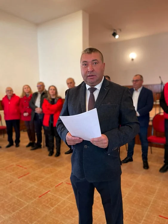 Liviu Poșircă, primarul comunei Vulturești-Argeș, reclamat de un localnic FOTO Facebook