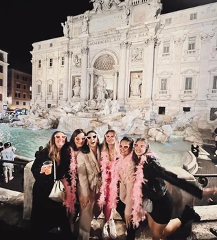 Oana Moșneagu și prietenele, la Roma