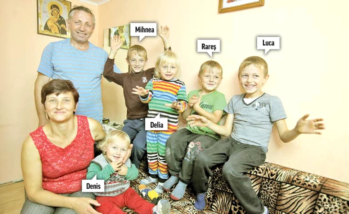 Familia Boroş locuieşte în Breaza, judeţul Pra hova şi este cea mai numeroasă din RomâniaFoto: Florin Şuler