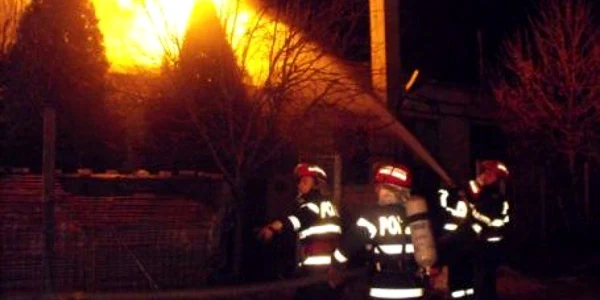 Incendiul a izbucnit azi  noapte în jurul orei  01,35 