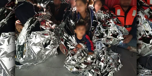 Migranți salvati in mediterana FOTO Garda de Coasta jpeg