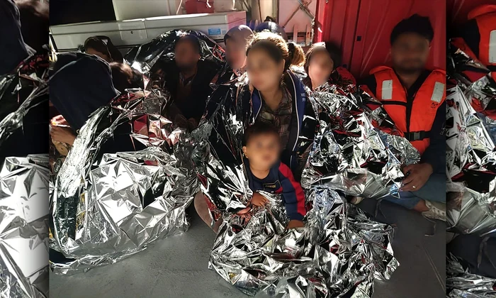 Migranți salvați de polițiștii de frontieră români FOTO: Garda de Coastă