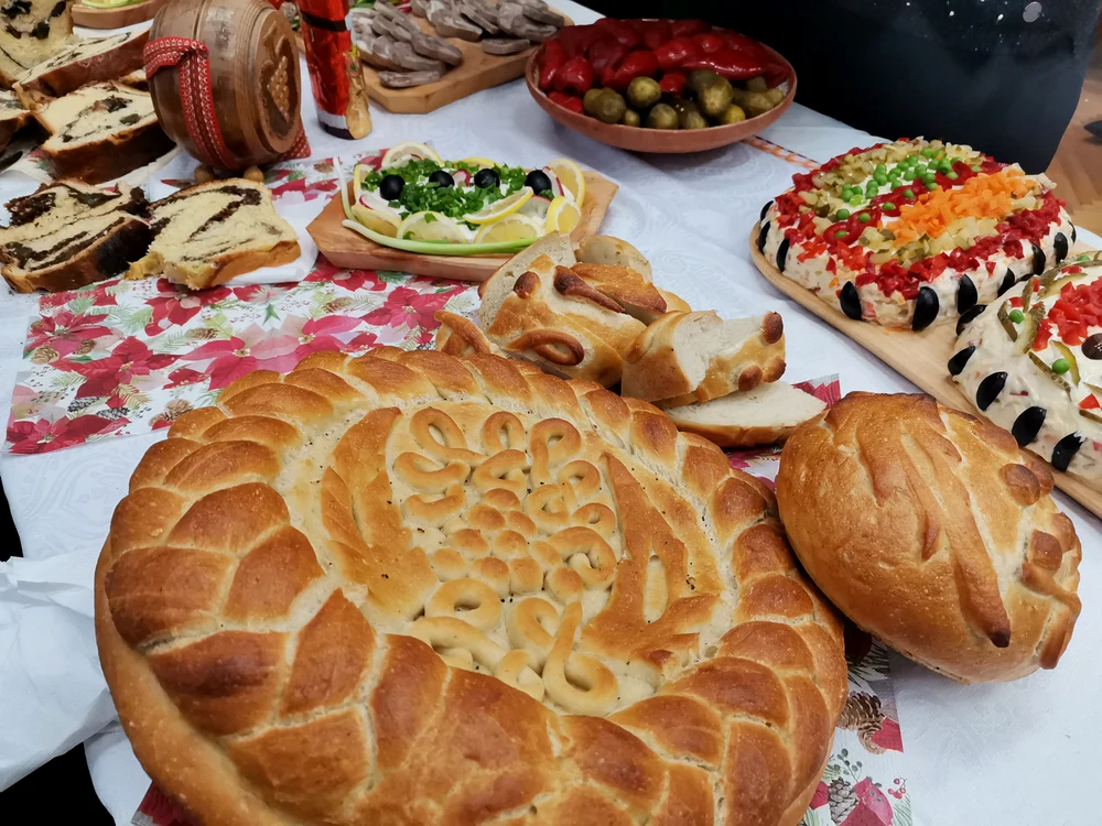 În cuptorul casei se coceau pâine, colaci și cozonaci FOTo: A.M.