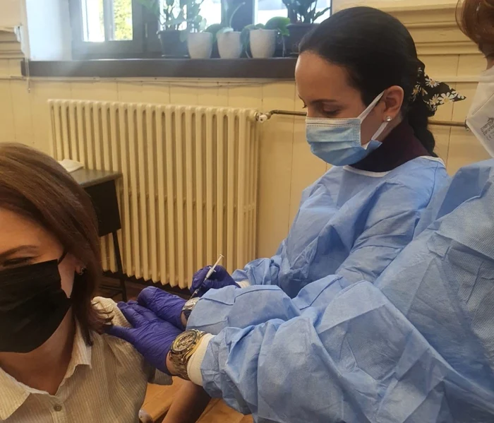 Valeriu Gheorghiţ:. În săptămâna precedentă au fost vaccinate cu doza 1 peste 283.967 de persoane Foto: Arhivă