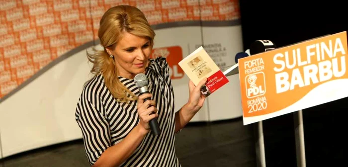 Udrea a fost prezentă doar în discursul Andreei Paul Vass, care a evocat-o în contextul femeilor de „neegalat".