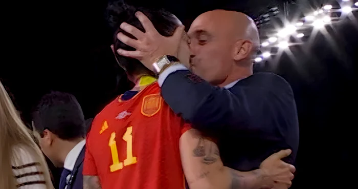 Luis Rubiales și Jenny Hermoso, într-un moment controversat. Captură TV