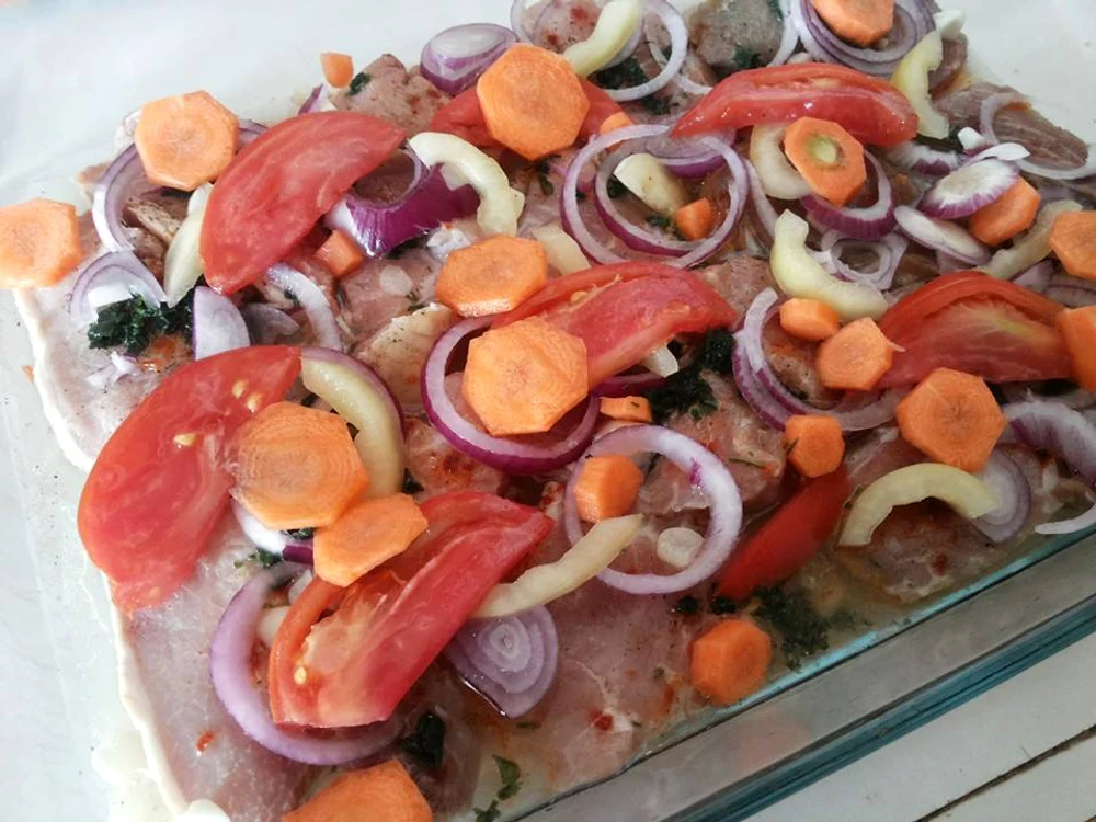 
    Fripturică de porc la cuptor  
