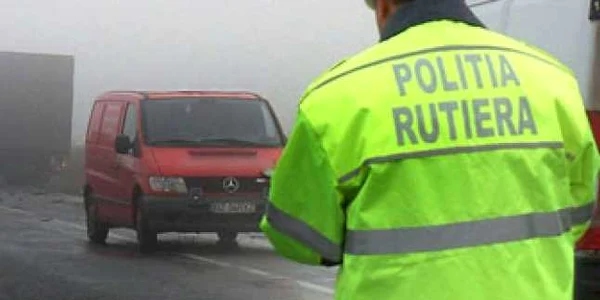 Poliţia Rutieră l-a prins pe şofer fără permis
