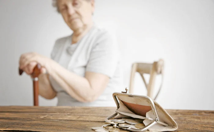 
    Ministrul Muncii, Violeta Alexandru, spune că sunt discrepanţe mari între pensii de la 700 de lei la 70.000 de lei  