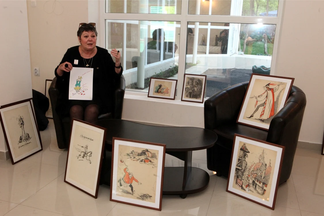 Anca Pandrea, la deschiderea expoziţiei cu picturile lui Iurie Darie