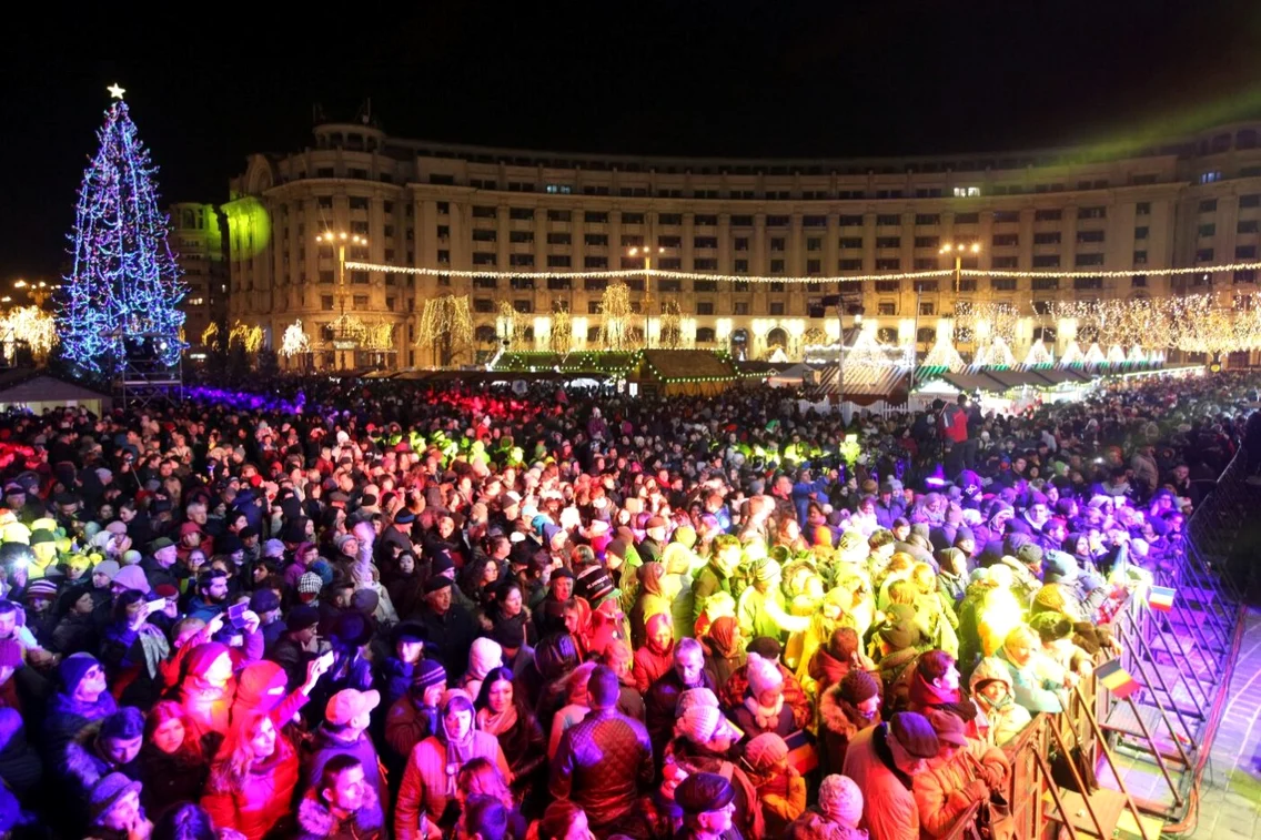 Luminite de Craciun Piata Constituţiei 2016. FOTO Sever Gheroghe/Click