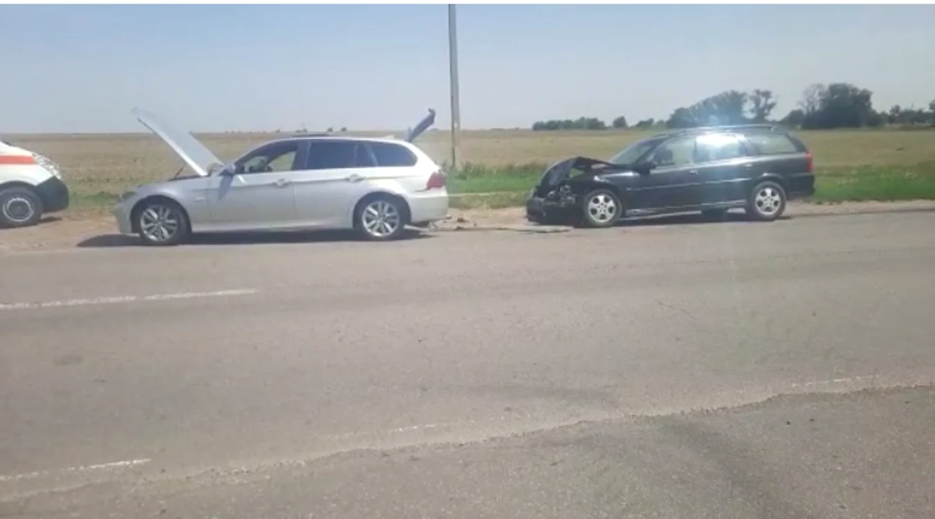Accidentul a fost provocat de șoferul mai în vârstă, potrivit unor surse FOTO ISU 