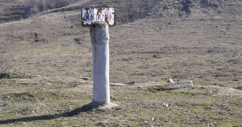 Ansamblul arhitectural al lui Brâncuşi este şi mândria unor localnici dintr-un sat uitat de lume din Mehedinţi. Coloana Infinitului