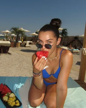 La 25 de ani, Alexia Eram este și celebră și bogată și se simte chiar foarte bine în pielea ei