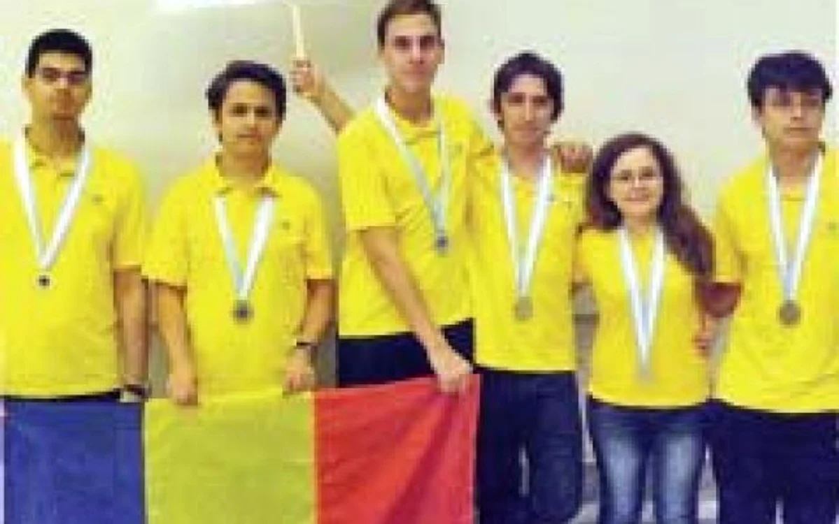 De la stânga: Ömer Cerrahoglu, Radu Bumbăcea, Octav Drăgoi, Ştefan Ivanovici, Ioana Tamaş, Ştefan Spătaru